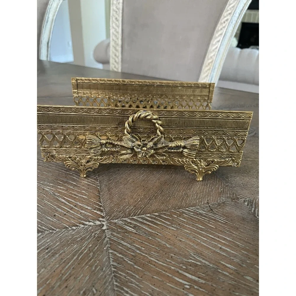 Vtg  Stylebuilt Gold Tone Metal Wreath & Rope Ormolu Napkin Guest Towel  Holder
